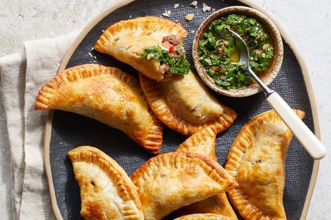 Air-Fryer Empanadas Air Fryer Empanadas, Classic Family Meals, Wings Recipe Buffalo, Stuffed Peppers Turkey, Air Fryer Fish, Beef Empanadas, Yummy Fall Recipes, Air Fryer Healthy, Air Frying