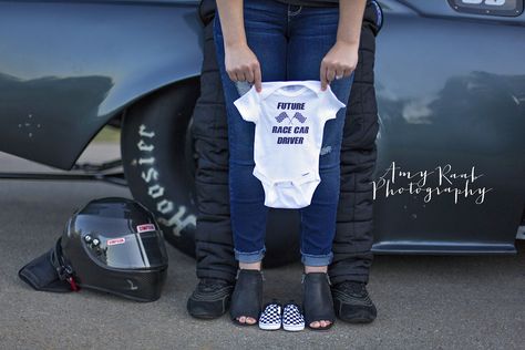 Gender Reveal Ideas Racing, Racing Pregnancy Announcement, Car Pregnancy Announcement, Racing Baby Announcement, Newborn Pictures Baby Boy, Racing Baby, Baby Announcement To Husband, Unique Pregnancy Announcement, Pregnancy Announcement Ideas