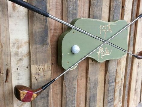 Golf Club Crafts, Golf Furniture, Golf Club Art, Golf Crafts, Old Wooden Chairs, Golf 7 R, Golf Room, Personalized Golf Gifts, Golf Diy