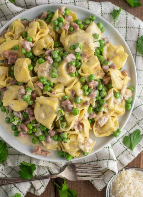 Ham And Peas Tortellini, Tortellini With Peas And Prosciutto, Ham And Pea Tortellini, Tortellini And Peas, Tortellini Recipes With Peas, Tortellini And Peas Recipe, Tortellini Ham And Peas, Tortellini With Ham And Peas, Tortellini Peas