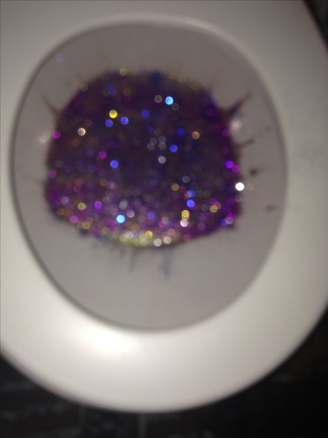 my friend ate glitter Glitter Grunge, Rose Lalonde, Glitter Bomb, Purse Essentials, Amazing Nature Photos, Aesthetic Images, Cool Art Drawings, Star Girl, Pastel Goth