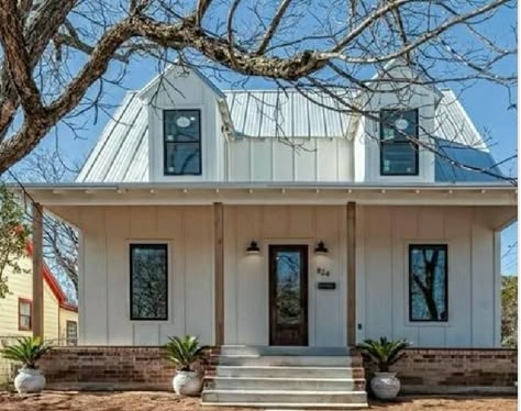 Open Living Area, Metal House, Beautiful Farmhouse, Small Farmhouse, Farmhouse House, House Plans Farmhouse, Craftsman House Plans, Farmhouse Exterior, Cottage House Plans