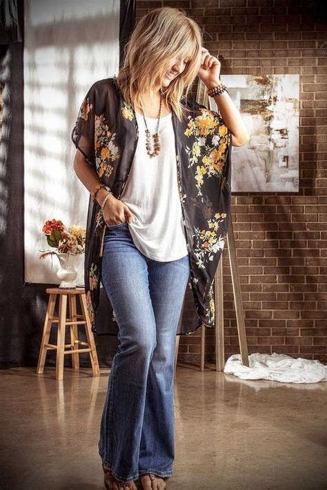 Coachella Outfit Inspiration Easy Outfit Ideas For Women 2022 Summer Outfits Women 30s, Look Boho Chic, Mode Hippie, Mode Kimono, Woman Outfit, Boho Summer Outfits, Estilo Hippie, Boho Style Outfits, Winter Ideas