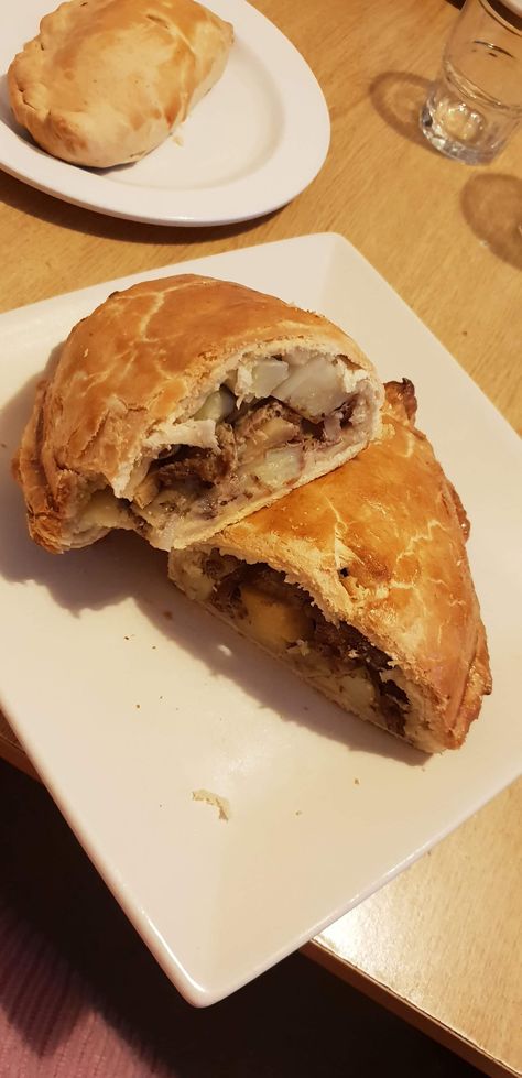 [Homemade] Cornish Pasty #food #foods Cornish Pasty Recipe, Pasty Recipe, Cornish Pasty, Cornish Pasties, Cream Photos, Ice Cream Photos, Dessert Pictures, Dinner Wedding, Gluten Free Cooking