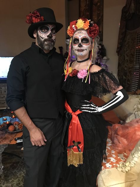 Mariachi Couple Costume, Day Of Dead Couple Costume, Day Of The Dead Outfit Men, Catrina Couple Costume, Day Of The Dead Makeup Couples, Day Of The Dead Makeup Men Beard, Sugar Skull Makeup For Men With Beards, Dia De Los Muertos Family Costume Ideas, Mens Dia De Los Muertos Makeup Ideas