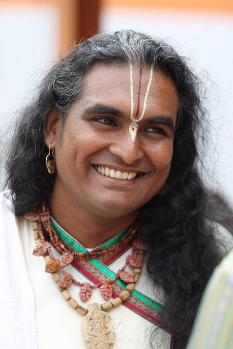 I know no other holy place but your lotus feet; no other rites & rituals but just loving you. Swami Vishwananda, Paramahamsa Vishwananda, Jai Gurudev, Arte Yoga, Kriya Yoga, Loving You, North And South America, Star Wars Fan Art, Spiritual Path