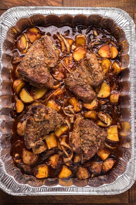 Roasted Steak And Potatoes, Steak Oven Bake How To Cook, Baked Steak And Potatoes Oven, Oven Steak And Potatoes, Round Steak In The Oven, Round Steak And Potatoes, Sirloin Steak And Potatoes, Steak And Potatoes In Oven, Baked Steak Recipe