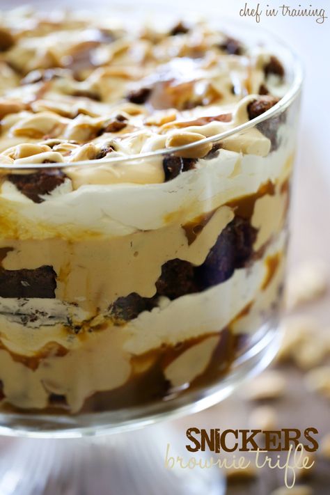 Snickers Brownie Trifle from chef-in-training.com. ...If you love snickers, then you will love this trifle! Chocolate, nougat, caramel, peanuts.. all ingredients for delicious! Candy Bar Trifle Desserts, Snickers Trifle, Trifle Chocolate, Trifle Bowl Recipes, Snicker Brownies, Snickers Cake, Brownie Trifle, Layered Dessert, Trifle Bowl