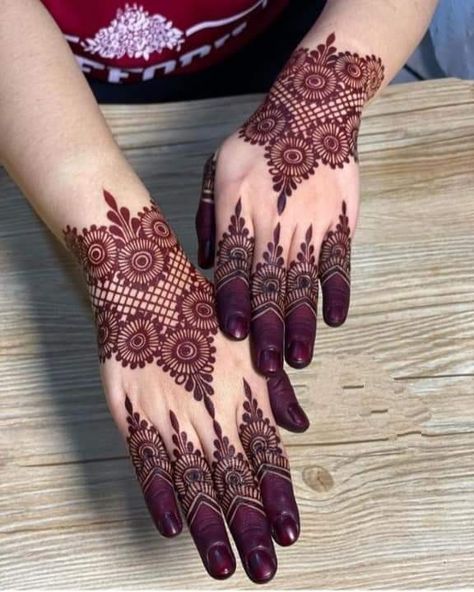 Mehndi ✨Heena ✨ Henna Wedding Designs, Pakistani Mehndi Designs Simple, Pakistani Mehndi Designs, New Henna Designs, Pakistani Mehndi, Henna Wedding, Henna Tattoo Designs Hand, Mehndi Designs Bridal Hands, Very Simple Mehndi Designs