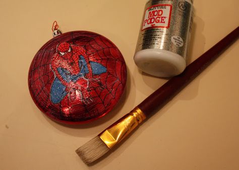 Thru My Peepers: Spiderman Christmas Ornament - Would be cute for a friends little boy. Spider Man Ornament Diy, Spiderman Ornament Diy, Hand Print Ornament, Spiderman Christmas, Emoji Christmas, Handprint Ornaments, Ornament Diy, Fimo Clay, Christmas 2024