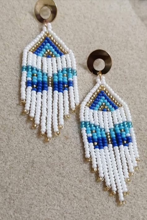 Native Crafts, Beaded Earrings Diy, Nativity Crafts, Beaded Earrings Patterns, Beadwork Patterns, Micro Macrame, Beaded Fringe, Earring Patterns, Seed Bead Earrings