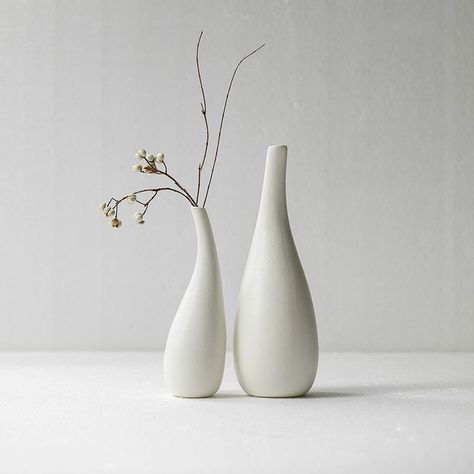 Minimal Vase Decor, Vase With Sticks, Fire Mantle, Modern Vases Decor, Vase Project, Modern Flower Vase, Nordic Vase, Statue Decor, Beautiful Vases