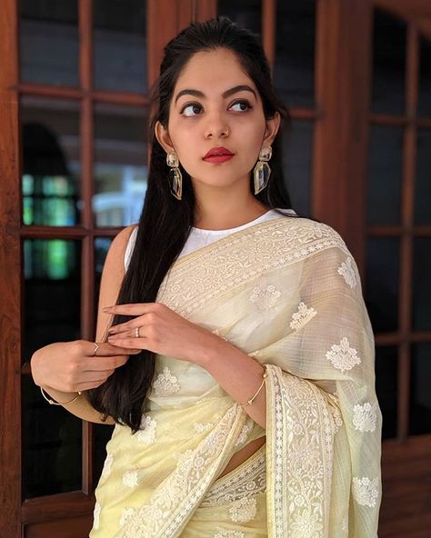 Ahaana Krishna (@ahaana_krishna) • Instagram photos and videos Ahana Krishna, Ahaana Krishna, Sari Blouse Styles, Picture Mood, Malayalam Movies, Bengali Saree, Power Dress, Girl Actors, Indian Kurti