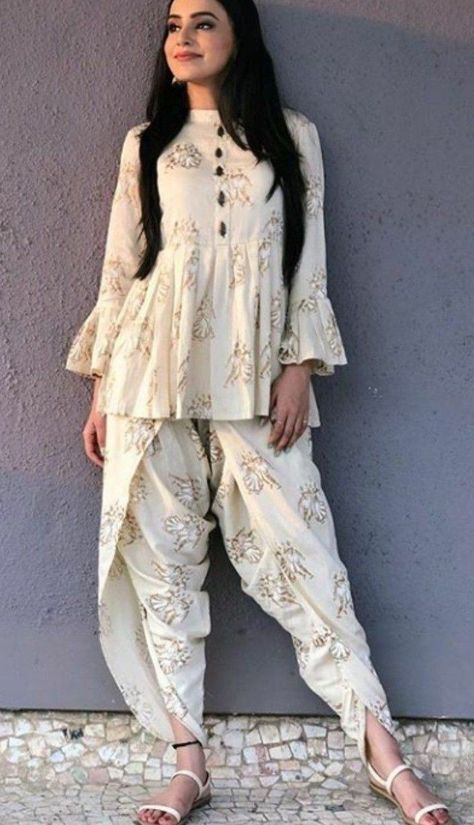 Glam Outfit Ideas, Indian Bridesmaids, Indian Kurti Designs, Indian Designer Suits, Anita Dongre, Salwar Designs, Outfits Dress, Glam Outfit, Salwar Kamiz