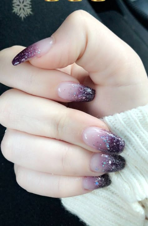 Dark Glitter Ombre Nails, Dark Purple Ombré Nails, Purple Ombre Dip Nails, Cool Nail Inspo Dark, Cute Dark Purple Nails, Nails Purple Sparkle, Dark Purple Nail Art, Dark Purple Nails Ideas, Dark Ombre Nails