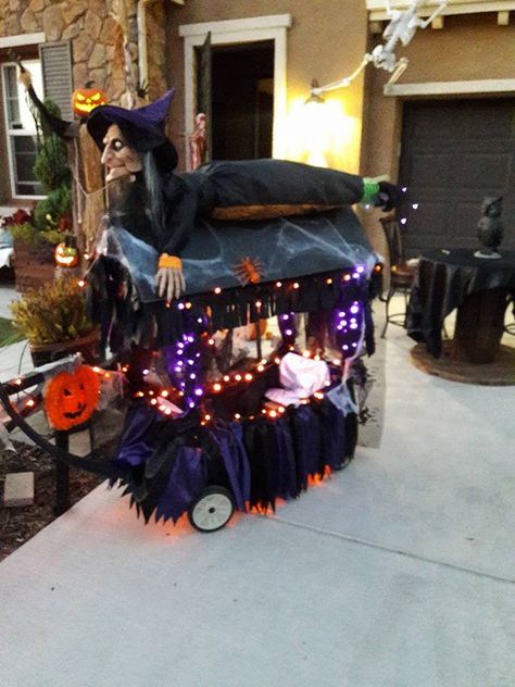 Witch Wagon Halloween, Halloween Decorated Wagon, Family Costume With Wagon, Witches Ride Golf Cart, Halloween Wagon Decorations, Wagon Decorations For Halloween, Halloween Wagon Decor, Halloween Wagon, Wagon Halloween Ideas