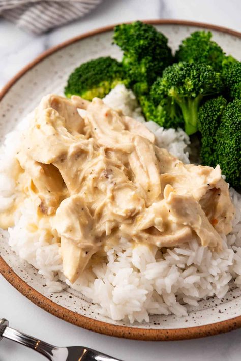 Creamy Crockpot Italian Chicken is a dump-and-go weeknight winner where you just add everything to your slow cooker, set it on low, and dinner will be ready and waiting a few hours later! We're talking about only 5 ingredients and less than 10 minutes of effort for tender shredded chicken in a savory, creamy sauce that will have the whole family laying claim to leftovers the next day. #crockpot #slowcooker #chicken #chickenbreasts Crock Pot Creamy Italian Chicken, 4hr Crockpot Meals Chicken, Shredded Italian Chicken Crockpot, Creamed Chicken Crockpot, Chicken Tender Recipes Crockpot, Creamy Italian Chicken Crockpot, Crockpot Italian Chicken, Cooking Frozen Chicken Breast, Green Chili Stew