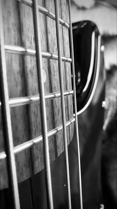 Bass Guitar Aesthetic Wallpaper, Bass Guitar Wallpaper, Bass Aesthetic, Bass Guitar Aesthetic, Aesthetic Emo, Guitar Youtube, Guitar Photos, Art Apps, Monochrome Photography