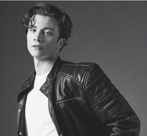 Richard Ellis, Aidan Gallagher, Cosmopolitan, Leather Jacket, Instagram Photo, Leather, On Instagram, Instagram