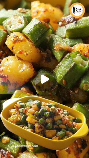 Aloo Bhindi Recipe, Bhindi Masala Recipe, Masala Aloo, Bhindi Recipe, Lal Mirch, Aloo Recipes, Chicken Biryani Recipe, Food Fusion, Cumin Seeds