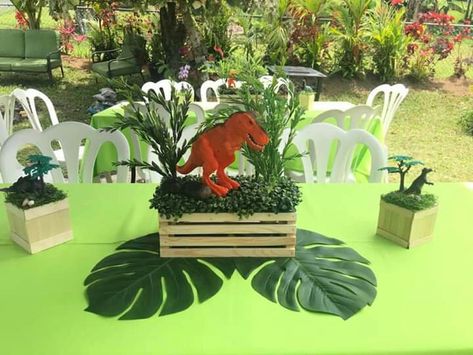 Dinosaur Centerpieces Ideas, Jurassic Park Birthday Party, Jurassic Park Birthday, Dinosaur Birthday Cakes, Dinosaur Themed Birthday Party, Dino Party, Dinosaur Party, 3rd Birthday Parties, 9th Birthday