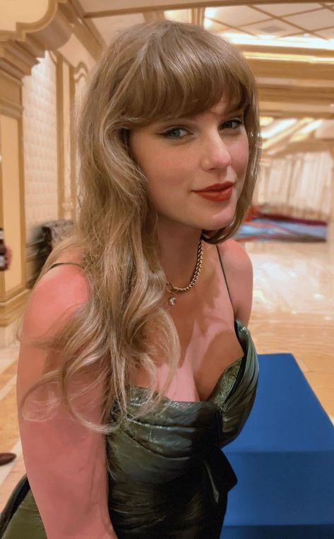 Taylor Swift Fotos, Taylor Swift Images, Photos Of Taylor Swift, Estilo Taylor Swift, Taylor Swift Cute, Swift Photo, Taylor Lautner, Taylor Swift Videos, Taylor Swift Hair