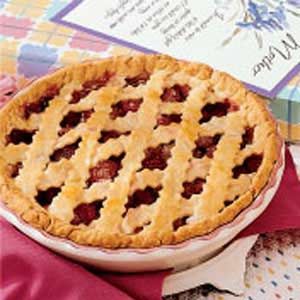 Rhubarb Raspberry Pie Raspberry Pie Recipe, Raspberry Recipes Dessert, Raspberry Cobbler, Pineapple Pie, Raspberry Rhubarb, Pie Easy, Raspberry Desserts, Strawberry Rhubarb Pie, Raspberry Pie