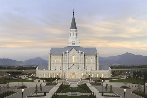 Taylorsville, Utah - Dustin Bitter Photography Temples Lds, Nauvoo Illinois, Utah Salt Lake City, Lds Temple Pictures, Later Day Saints, Church Aesthetic, House Of The Lord, Temple Photography, Utah Temples