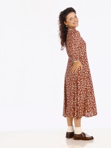 Elaine's floral dress is just short enough to avoid looking like the lovechild of a sister wife and Laura Ashley. Bonus points for the granny socks and oxfords—always a classic look. Seinfeld Elaine, Elaine Benes, Puffy Shirt, J Peterman, Julia Louis Dreyfus, Style Muse, Sister Wife, Seinfeld, If Only