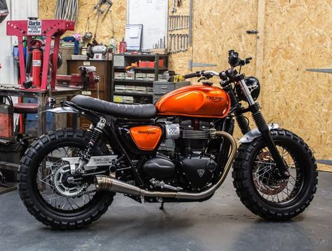 Triumph Street Twin Custom Triumph Street Twin Custom, Triumph Bonneville Custom, Triumph Street Scrambler, Triumph Moto, Moto Triumph, Yamaha 125, Triumph Street Twin, Retro Bikes, Triumph Cafe Racer