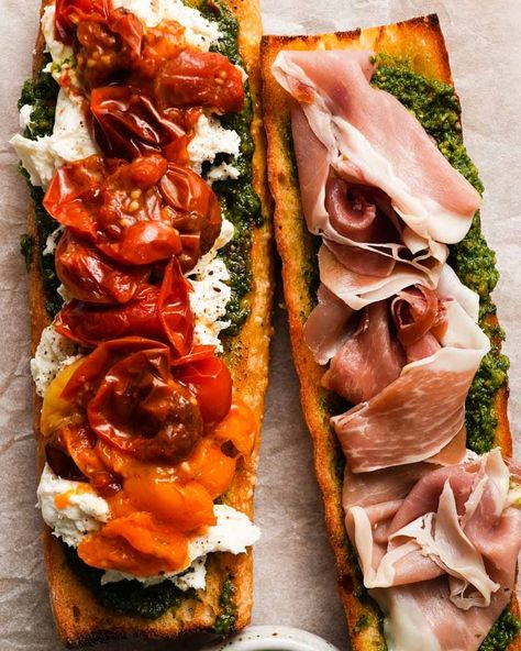 Roasted Tomato Caprese and Prosciutto Sandwich Pesto Prosciutto Sandwich, Sandwich With Prosciutto, Crispy Prosciutto Sandwich, Ricotta Sandwich Recipes, Sandwiches With Prosciutto, Best Deli Sandwiches, Roasted Tomato Sandwich, Prochutto Sandwich, Burrata Caprese Sandwich