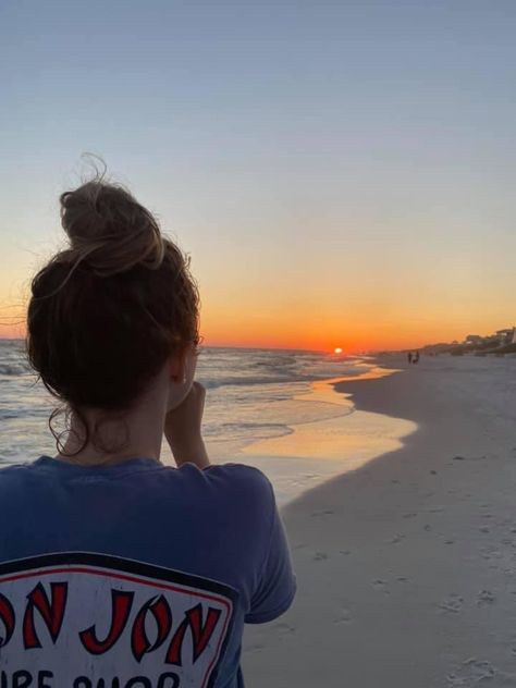 #coconutgirl #aesthetic #beach #florida #sunset Florida Life Aesthetic, Seaside Florida Aesthetic, Florida Girl Aesthetic, Ocean Sunsets, Beach Girl Aesthetic, Florida Sunset, Seaside Florida, Good Summer, Next Door Neighbor