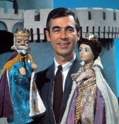 Mister Rogers' Neighborhood with KING Friday and QUEEN Sara. Mr Rogers Puppets, Raleigh Chopper, The Others Movie, Mister Rogers Neighborhood, Fred Rogers, Couple Costume, Mr Rogers, The Time Machine, Old Tv Shows