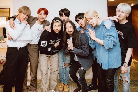 Dj Steve Aoki, Steve Aoki, Celebrities Humor, Bulletproof Boy Scouts, Bts Boys, Foto Bts, Bts Photo, Bts Pictures, Empire State