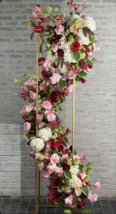 Alter Flower Arrangement, Flower Stand Arrangement, Flower Pillars Wedding, Standing Flower Arrangements, Podium Flowers, Centerpieces With Flowers, Candelabra Flowers, Diy Backdrop Stand, Tall Flower Arrangements