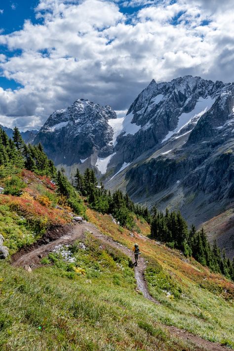 Rock Walls, Washington Hikes, North Cascades National Park, Adventure Travel Explore, Cascade Mountains, North Cascades, National Park Posters, Mountain Hiking, Natural Scenery