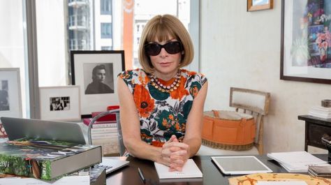 Anna Wintour on Brooklyn, the Rumors, and the One Thing She Will Never Wear on video.vogue.com Vogue Editor In Chief, Anna Wintour Style, Career Girl Daily, Magazine Vogue, Fashion Words, Olivia Munn, Anna Wintour, Fashion Business, Successful People