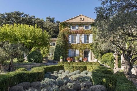 بيوت ملكية, Houses In France, Paris Apartments, Provence France, French Countryside, French Country House, South Of France, 16th Century, Luxury Real Estate