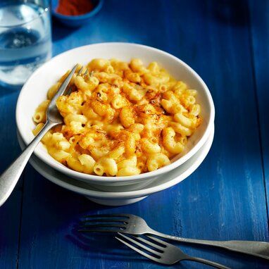 Tabitha Brown's Vegan Mac and Cheese Tabitha Brown Mac And Cheese, Tabitha Brown Vegan Mac And Cheese, Tabatha Brown Vegan Recipes, Tabitha Brown Vegan Recipes, Tabatha Brown, Vegan Soul Food Recipes, Vegan Mac And Cheese Recipe, Soul Food Recipes, Vegan Cheddar Cheese