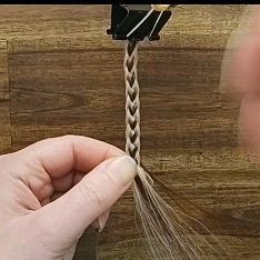 Horse Hair Braiding Tutorials, Horse Hair Diy Crafts, Horse Hair Crafts Diy, Horse Hair Hat Band Diy, Horse Hair Ideas Memorial Diy, Horse Diy Crafts, How To Braid Horse Hair Bracelets, Horse Hair Tassels Diy, Horse Jewelry Diy