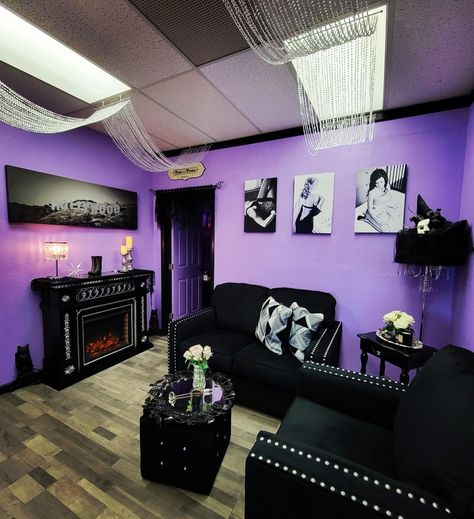 Purple Walls Black Trim, Purple Salon Ideas, Purple Lash Room Decor, Purple Nail Room Ideas, Purple Nail Tech Room, Purple Hair Salon Decor Ideas, Purple Beauty Room, Goth Nail Salon, Purple Nail Room