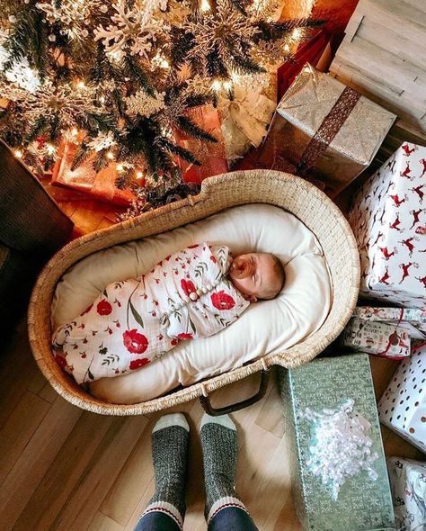 Design Dua.🌳#NaturesBassinet on Instagram: “Christmas Eve is here and all the gifts are bundled under the tree. Including this sweet babe. If you missed our imperfect sale, we will…” Moses Basket Bassinet, Basket Bassinet, Changing Basket, Elastic Casing, Baby Basket, Baby Sheets, Bassinet Sheets, Baby Baskets, Moses Basket