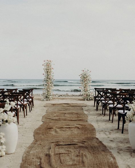 Discover how spectacular total white decoration can look in our paradise. 🤍🌸✨ Swipe and double tap 👉👉💟💟 Come and be captivated by the charm of Blue Venado! 💖 Photos: @andregouinphoto Deco: @styleme.events Venue: @bluevenado.venues / Seaside Coordinator: @yara.bvweddings . . . #eventdecor #flowers #weddings #weddingideas #weddingdecor #weddinginspo #weddingstyle #weddingdecoration #weddingphotographer #weddingdress #eventplanner #weddingdesign #weddingflowers #groom #bride #bridetobe #weddin... Wedding Venue Ideas Beach, Beach Wedding Ceremony Decor, Beach Wedding Aesthetic, Beach Wedding Bouquet, Beach Wedding Pics, Beach Wedding Venues, Beach Wedding Ceremony, Wedding Setup, White Decoration