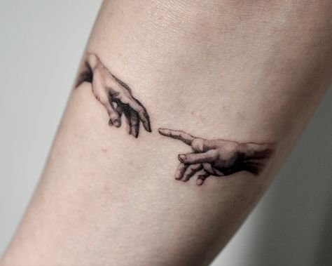 Michelangelo Tattoo, Creation Of Adam Hands, Berlin Tattoo, Half Sleeve Tattoos Forearm, Hands Tattoo, Small Tats, Statue Tattoo, Vegan Tattoo, The Creation Of Adam