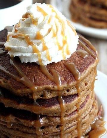 Caramel Latte Pancakes Bisquick Recipes, Food Fantasy, Caramel Latte, God Mat, Breakfast Pancakes, Pancakes And Waffles, Breakfast Brunch Recipes, Breakfast Treats, Breakfast Dishes