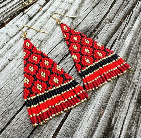 Gold Nugget Earrings, Nugget Earrings, Seed Bead Jewelry Patterns, Seed Beading, Brick Stitch Earrings, Gold Nugget, Beading Tutorial, Beading Projects, Red Earrings