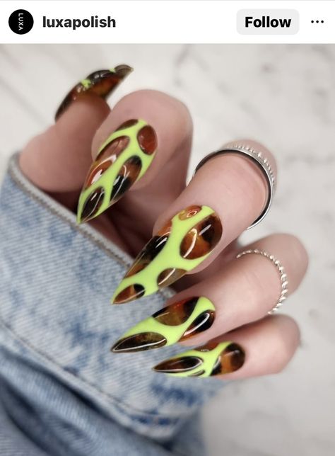 Tortoise And Neon Nails, Tortoise Neon Nails, Neon And Tortoise Shell Nails, Tortoise Fall Nails, Houndstooth Nail Design, Neon Tortoise Shell Nails, Thermal Nails Designs, Tortoise Nails Design, Turtle Shell Nails