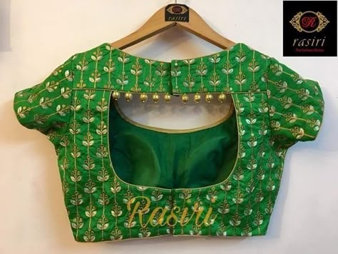 Plain Blouse Back Designs, Boatneck Blouse Designs, Indian Blouse Designs, Cotton Blouse Design, Blouse Designs Catalogue, Blouse Back Neck, Saree Blouse Neck Designs, New Saree Blouse Designs, Cutwork Blouse Designs