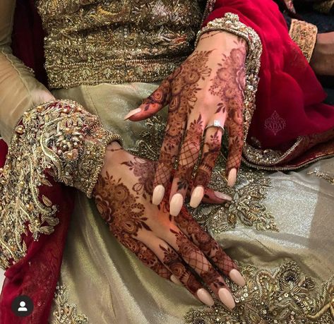 Pakistani Mehndi Designs, Wedding Henna Designs, Cute Henna Designs, Henna Inspo, Modern Henna Designs, Simple Henna Tattoo, Latest Henna Designs, Bridal Henna Designs, Modern Mehndi Designs