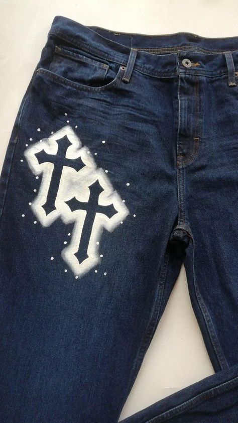 Custom by cabrera Custom Jeans Paint Ideas, Painted Jeans Diy Ideas Y2k, Graphic Jeans Y2k, Painted Pants Aesthetic, Diy Y2k Jeans, Painted Jeans Y2k, Diy Pants Jeans, Custom Jeans Aesthetic, Jean Designs Diy